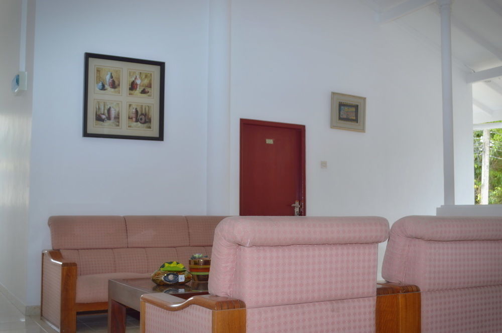 Hotel Empryean คาตุนายากา ภายนอก รูปภาพ