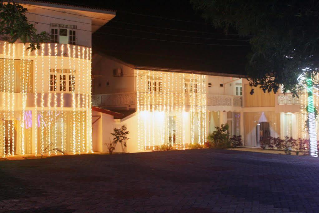 Hotel Empryean คาตุนายากา ภายนอก รูปภาพ