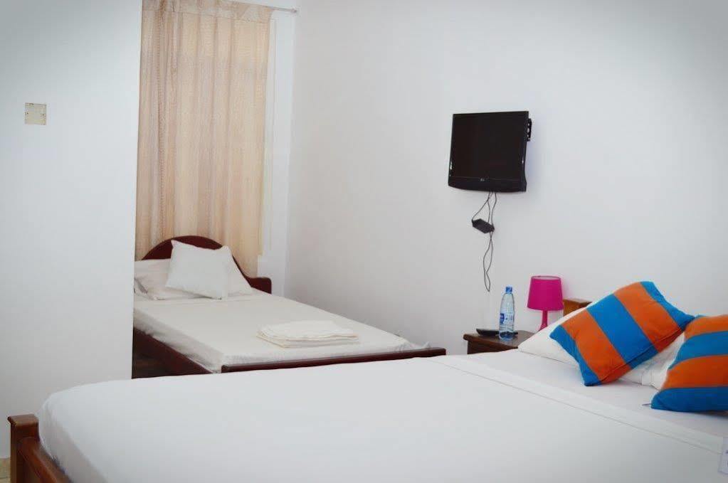 Hotel Empryean คาตุนายากา ภายนอก รูปภาพ