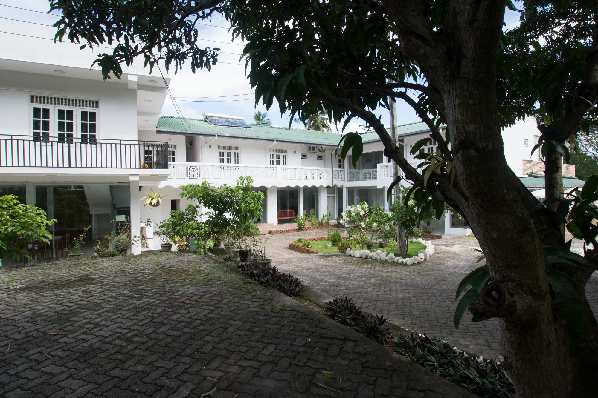 Hotel Empryean คาตุนายากา ภายนอก รูปภาพ