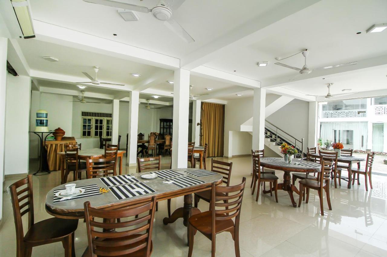 Hotel Empryean คาตุนายากา ภายนอก รูปภาพ